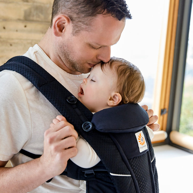 Porta-Bebés Omni Breeze Onyx Black - Ergobaby