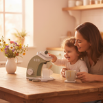 Máquina de café de brincar em momento amoroso