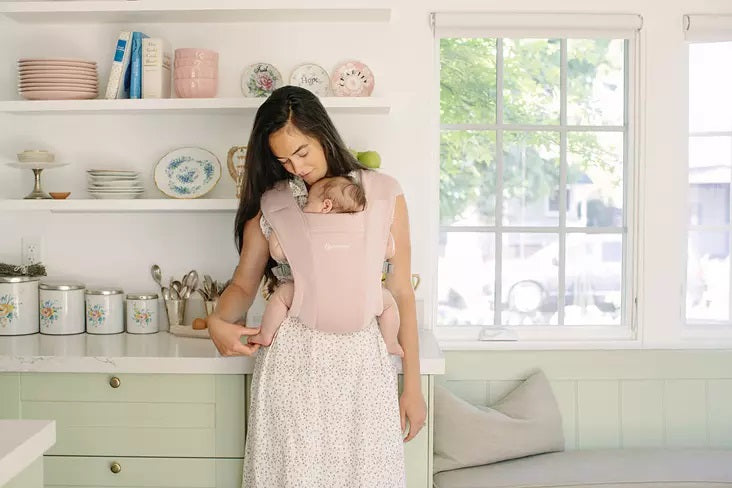 Ergobaby - Marsúpio Porta Bebes Embrace Soft Blush Pink
